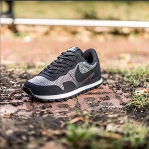 Nike Pegasus size 10.